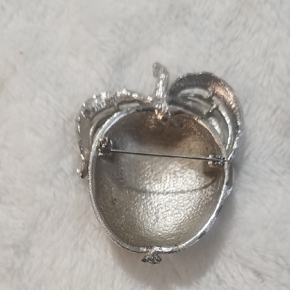 Sarah Coventry Silver Brooch - Picture 2 of 4